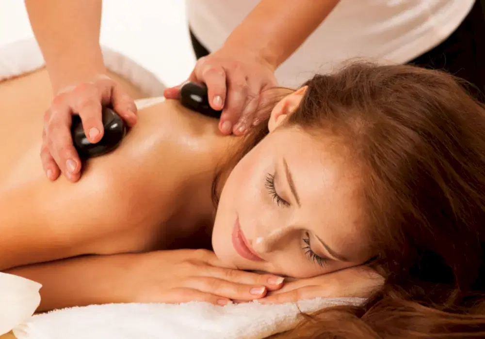 Volkanik Sıcak Taş Masajı